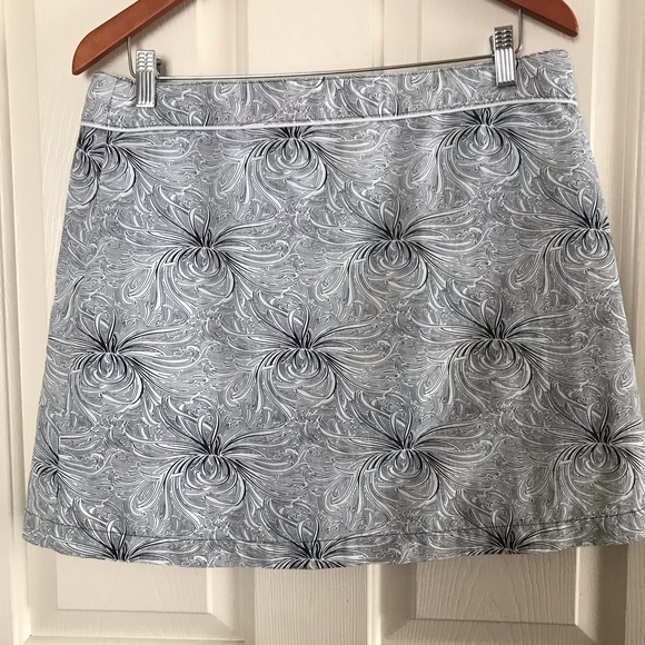 Patagonia Pants - Patagonia Wrap Around Skort Black and White Print size 14